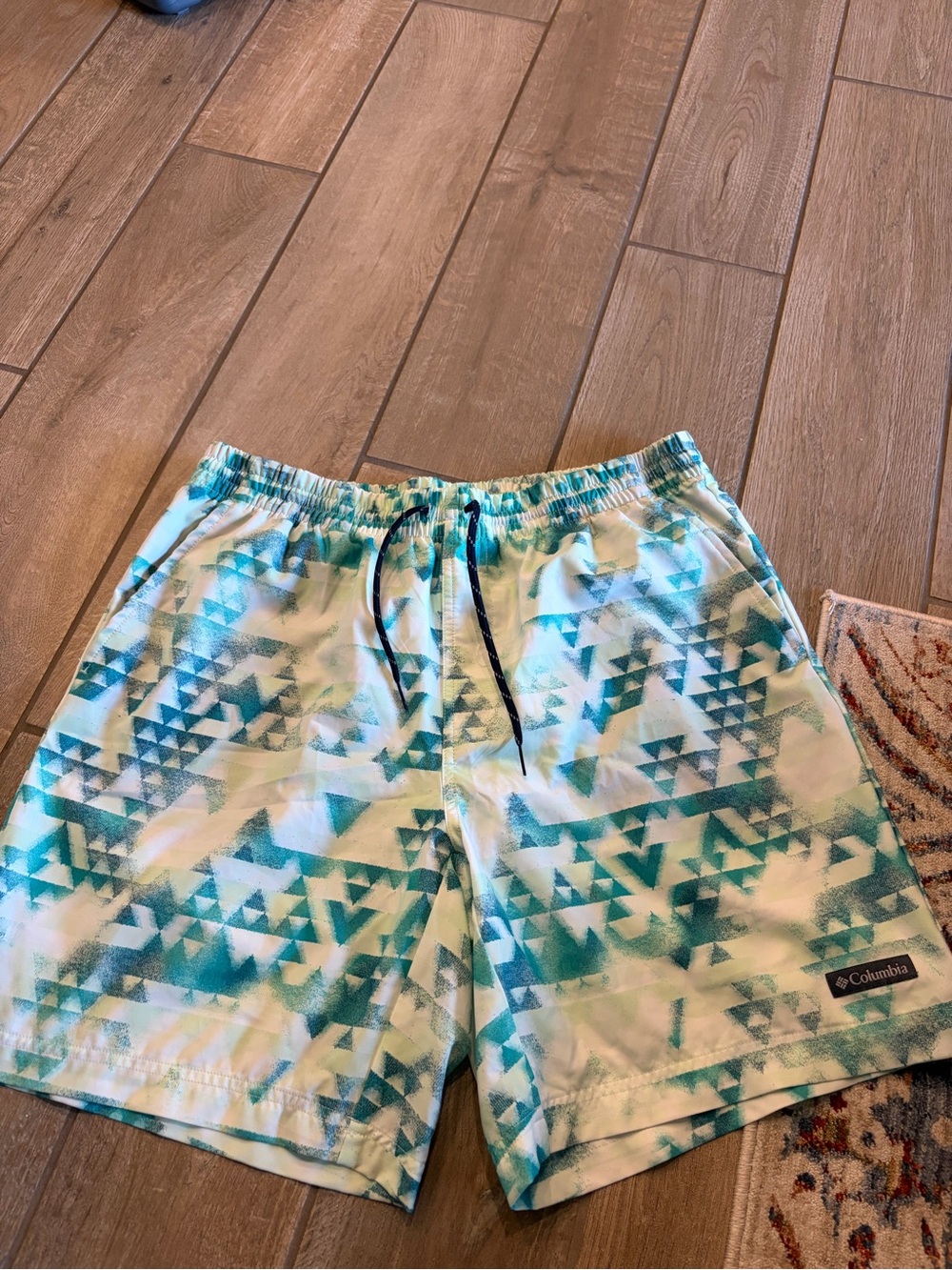 Columbia Men's Swim Trunks Geometric Pattern Green White large